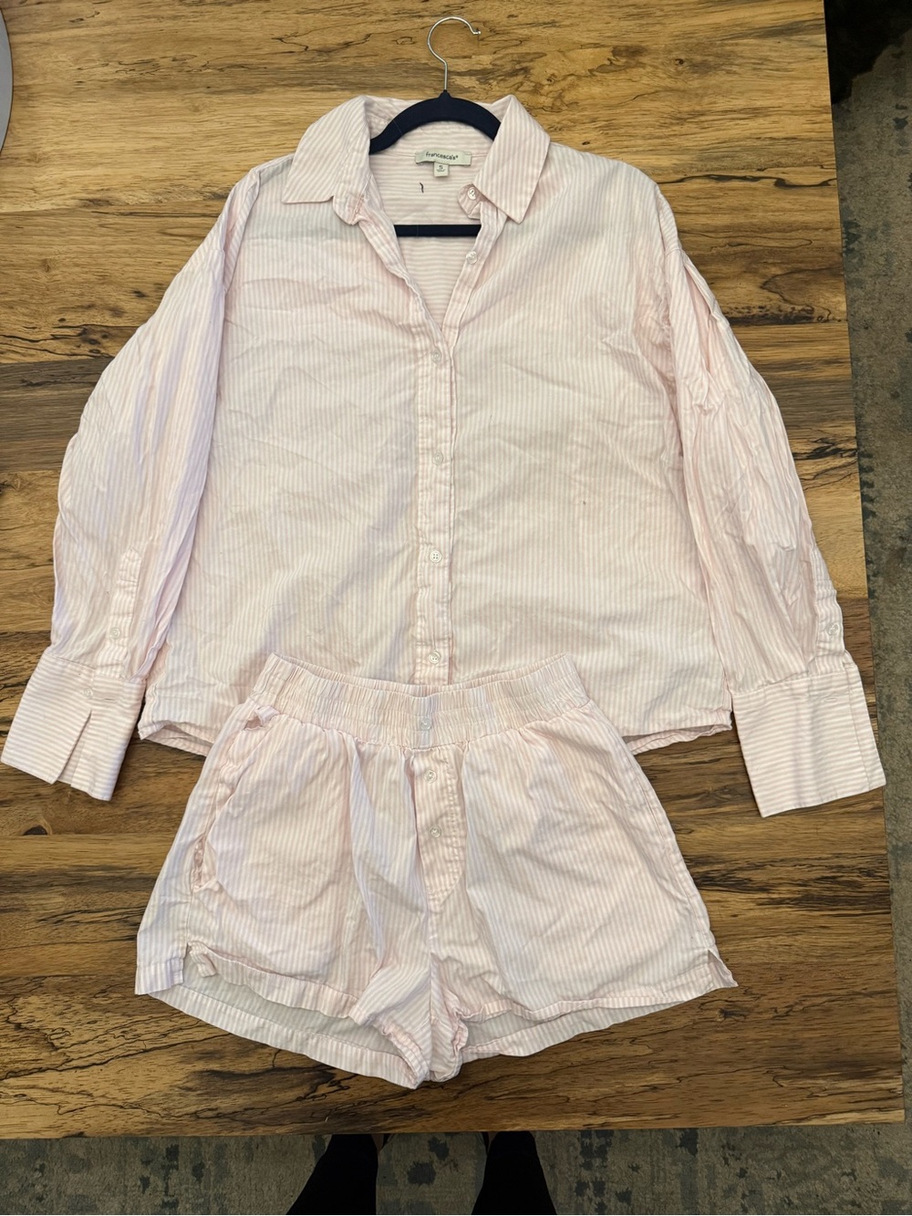 Francesca's Collections Pink & White Striped Button-Up Shirt